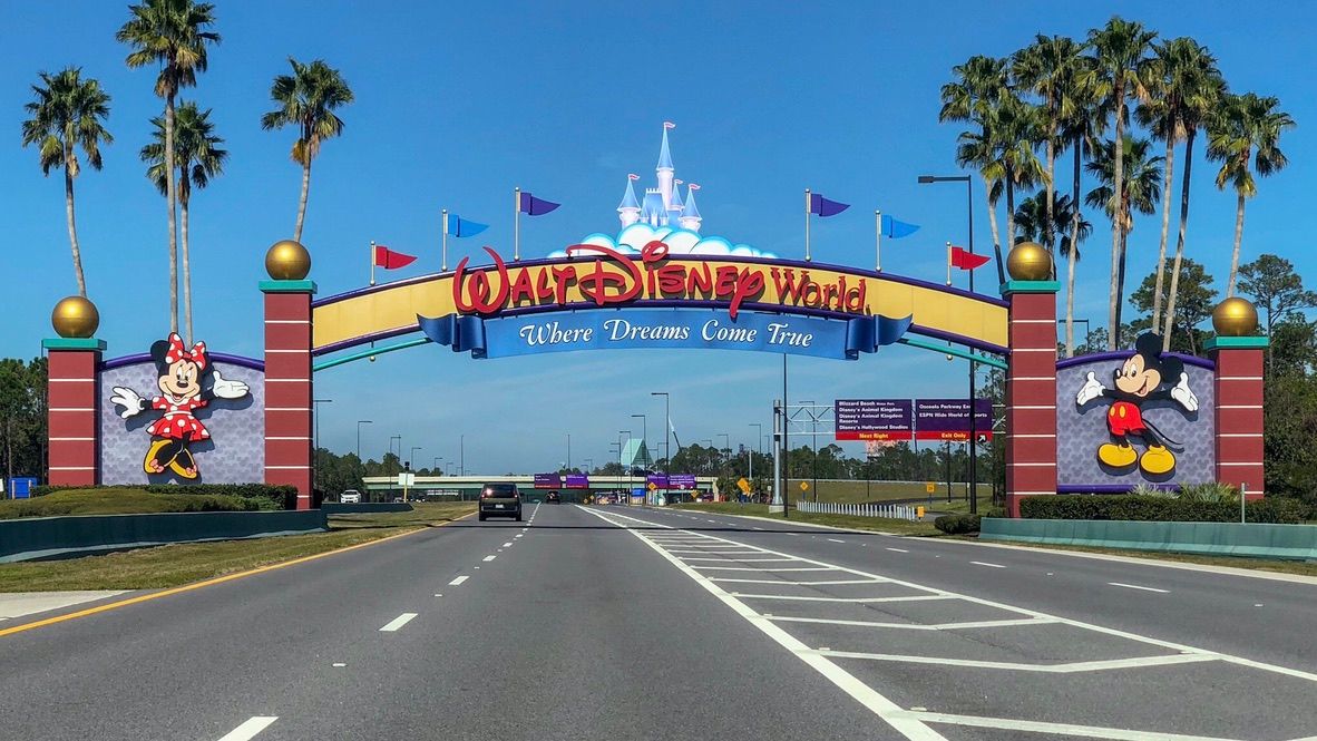 Driving under the DW welcome sign